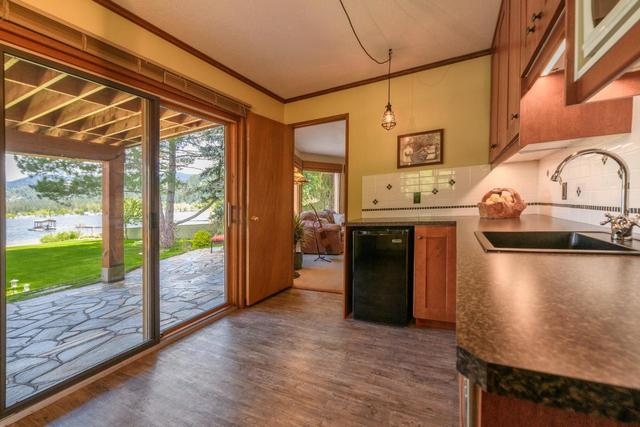 102 Sandner Rd, House detached with 6 bedrooms, 5 bathrooms and 7 parking in Kootenay Boundary C BC | Image 16