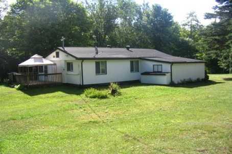 9828 Highway 118 Rd, Home with 2 bedrooms, 1 bathrooms and 6 parking in Algonquin Highlands ON | Image 4