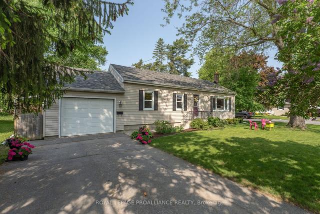 276 Herchimer Ave, House detached with 2 bedrooms, 2 bathrooms and 3 parking in Belleville ON | Image 12