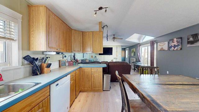 215 Grant Way, House detached with 3 bedrooms, 2 bathrooms and 4 parking in Wood Buffalo AB | Image 7