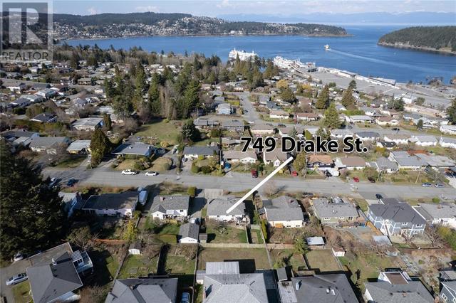749 Drake St, House detached with 4 bedrooms, 2 bathrooms and 4 parking in Nanaimo BC | Image 3