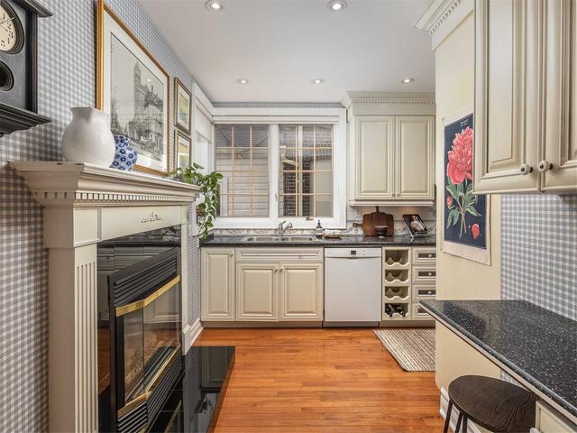 153 Glengrove Ave W, House detached with 4 bedrooms, 3 bathrooms and 1 parking in Toronto ON | Image 25