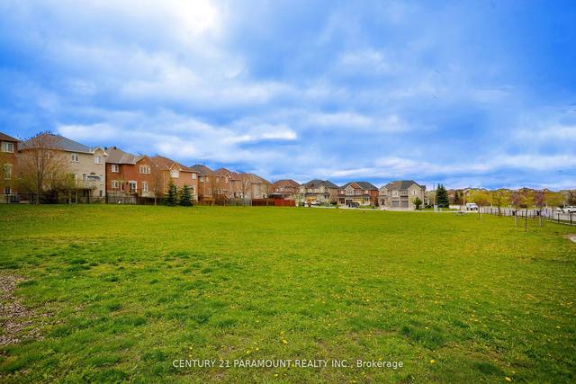 80 Oblate Cres, House detached with 4 bedrooms, 5 bathrooms and 6 parking in Brampton ON | Image 35