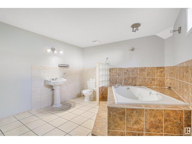 5916 11 Av Nw, House detached with 3 bedrooms, 2 bathrooms and null parking in Edmonton AB | Image 35