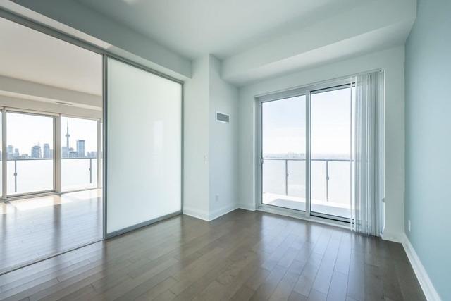 3802 - 65 St Mary St, Condo with 2 bedrooms, 2 bathrooms and 1 parking in Toronto ON | Image 13