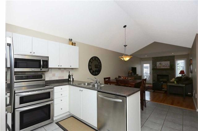 673 Blythwood Sq, House detached with 2 bedrooms, 2 bathrooms and 2 parking in Oshawa ON | Image 8