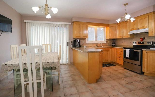 80 Pioneer Lane, House detached with 3 bedrooms, 3 bathrooms and 6 parking in Vaughan ON | Image 3