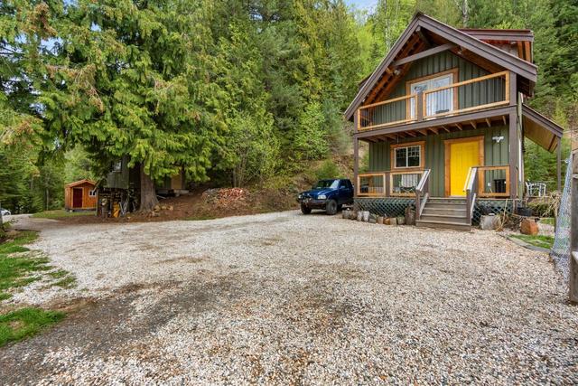 8788 Highway 6, House detached with 2 bedrooms, 2 bathrooms and null parking in Central Kootenay H BC | Image 60