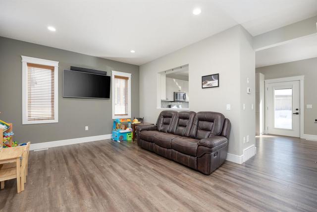 161 Arsenault Crescent, House detached with 4 bedrooms, 3 bathrooms and 4 parking in Wood Buffalo AB | Image 2