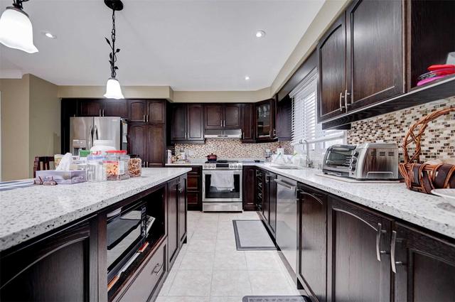 9 Grove Hill Dr, House detached with 4 bedrooms, 6 bathrooms and 6 parking in Toronto ON | Image 9