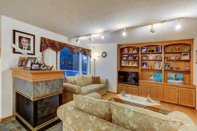 48 Scimitar Circle Nw, House detached with 3 bedrooms, 3 bathrooms and 4 parking in Calgary AB | Image 6