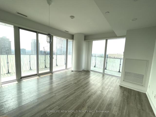 4106 - 42 Charles St E, Condo with 2 bedrooms, 1 bathrooms and 1 parking in Toronto ON | Image 4