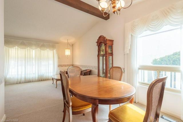 501 Bunting Road, House detached with 2 bedrooms, 1 bathrooms and null parking in St. Catharines ON | Image 3