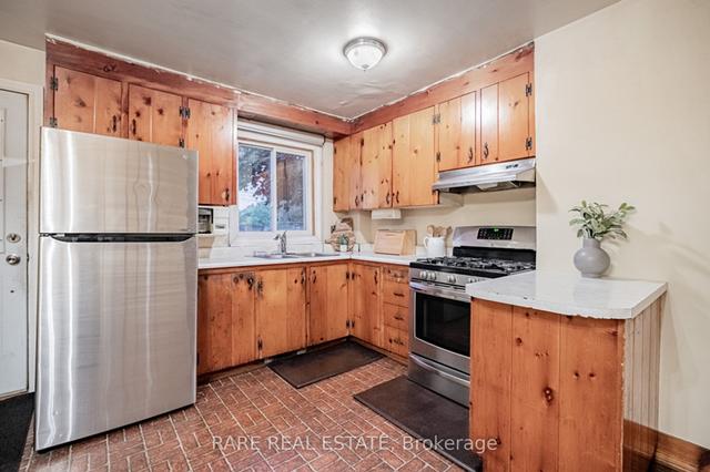 287 Sixth St, House attached with 3 bedrooms, 2 bathrooms and 1 parking in Toronto ON | Image 40