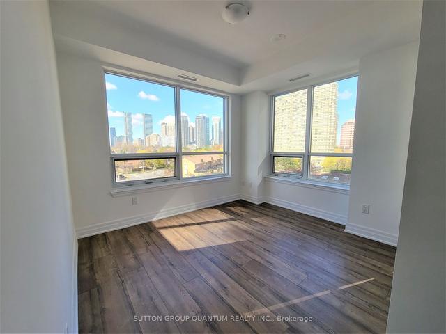 609 - 36 Elm Dr W, Condo with 2 bedrooms, 2 bathrooms and 1 parking in Mississauga ON | Image 2