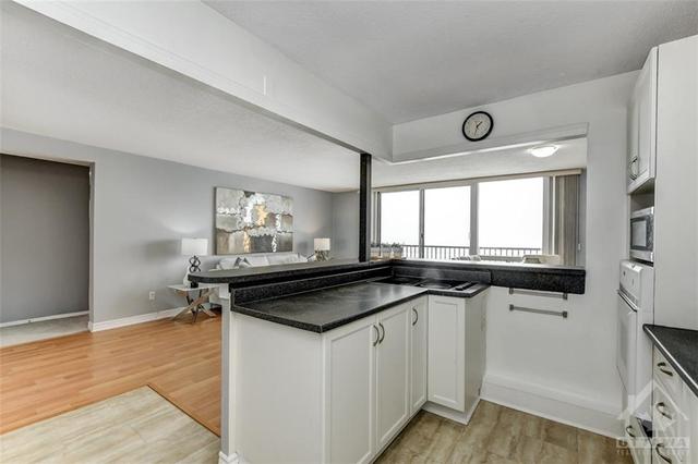 2112 - 665 Bathgate Drive, Condo with 3 bedrooms, 2 bathrooms and 1 parking in Ottawa ON | Image 19