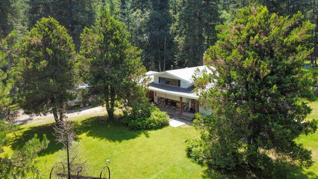 3021 Tower Road, House detached with 4 bedrooms, 2 bathrooms and null parking in Central Kootenay H BC | Image 2