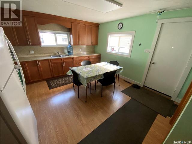 802 Chartier Street, House detached with 2 bedrooms, 1 bathrooms and null parking in Whitewood SK | Image 8