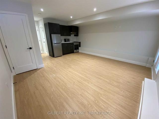 551 Silverthorn Ave, House semidetached with 3 bedrooms, 4 bathrooms and 2 parking in Toronto ON | Image 27