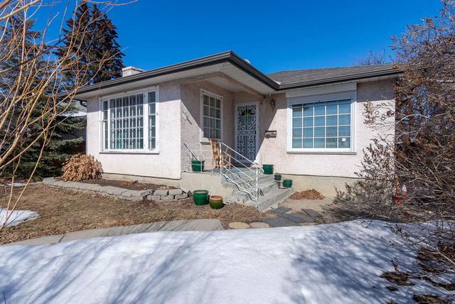 2428 17 Avenue Sw, House detached with 3 bedrooms, 2 bathrooms and 1 parking in Calgary AB | Image 1
