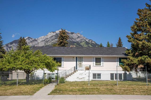 329 Big Horn Street, House detached with 5 bedrooms, 3 bathrooms and 6 parking in Banff AB | Image 1