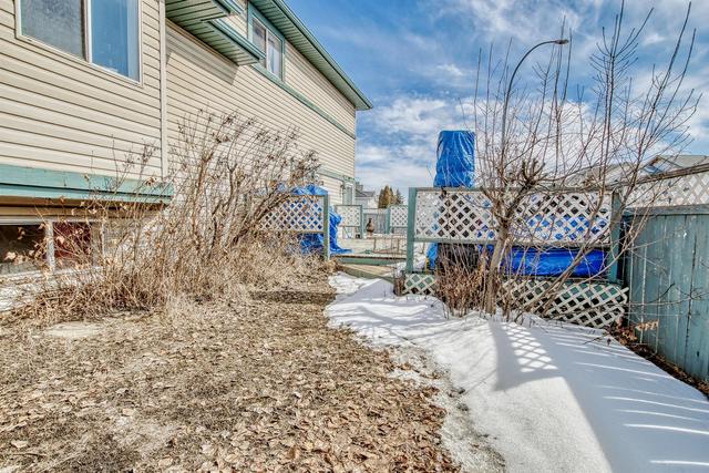 8051 Laguna Way Ne, House detached with 4 bedrooms, 2 bathrooms and 2 parking in Calgary AB | Image 32