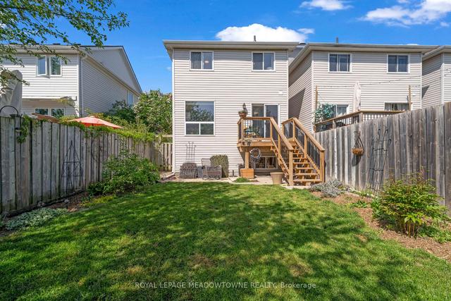 61 Calvin Crt, House attached with 3 bedrooms, 1 bathrooms and 3 parking in Cambridge ON | Image 17