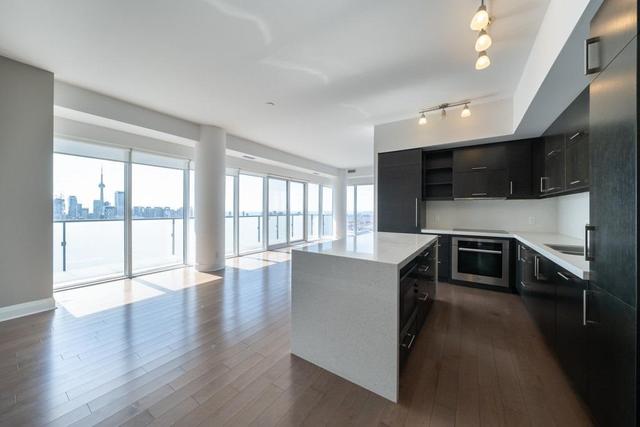 3802 - 65 St Mary St, Condo with 2 bedrooms, 2 bathrooms and 1 parking in Toronto ON | Image 27