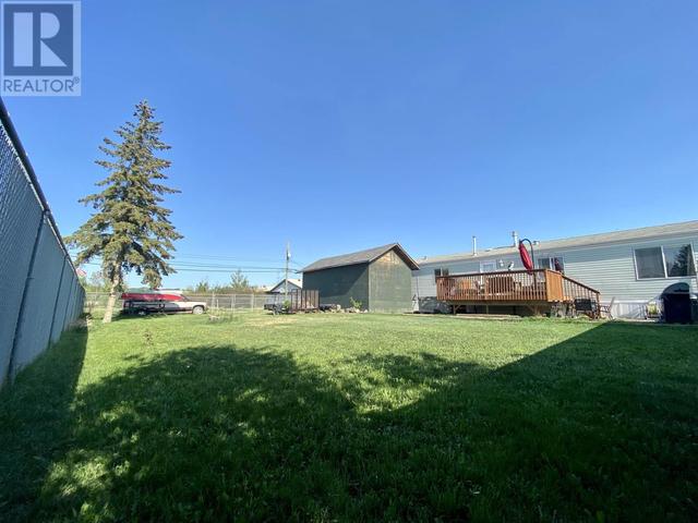 10601 101 Street, House other with 3 bedrooms, 2 bathrooms and null parking in Taylor BC | Image 5
