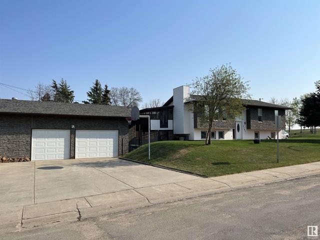 4702 57 St, House detached with 5 bedrooms, 2 bathrooms and null parking in Cold Lake AB | Image 1