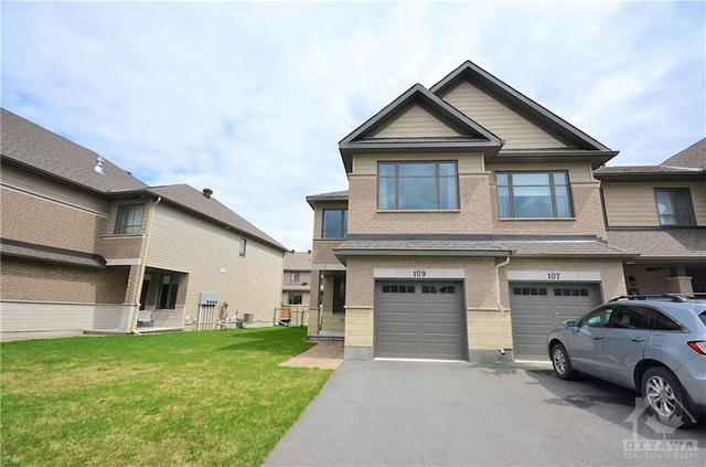 109 Porter Street, Townhouse with 3 bedrooms, 3 bathrooms and 3 parking in Ottawa ON | Image 2