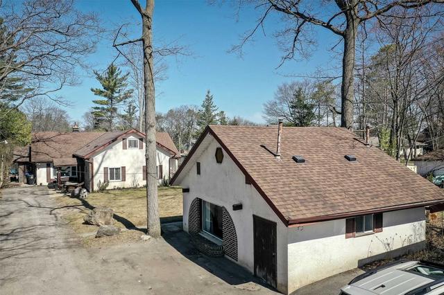 2082 River Rd W, House detached with 4 bedrooms, 2 bathrooms and 8 parking in Wasaga Beach ON | Image 1