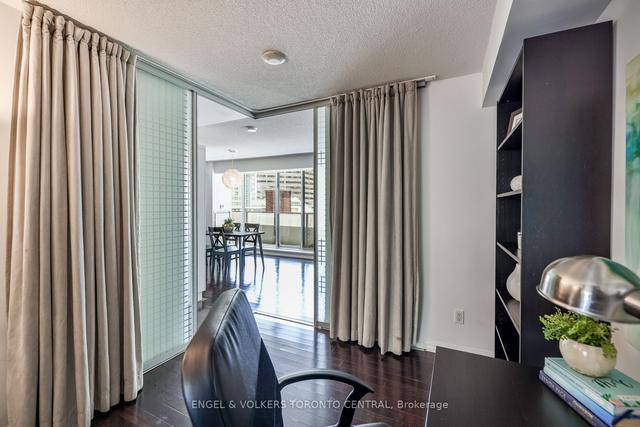 733 - 111 Elizabeth St, Condo with 2 bedrooms, 2 bathrooms and 1 parking in Toronto ON | Image 13
