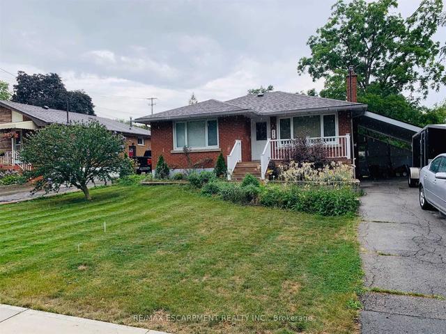 204 West 19th St, House detached with 2 bedrooms, 1 bathrooms and 2 parking in Hamilton ON | Image 1