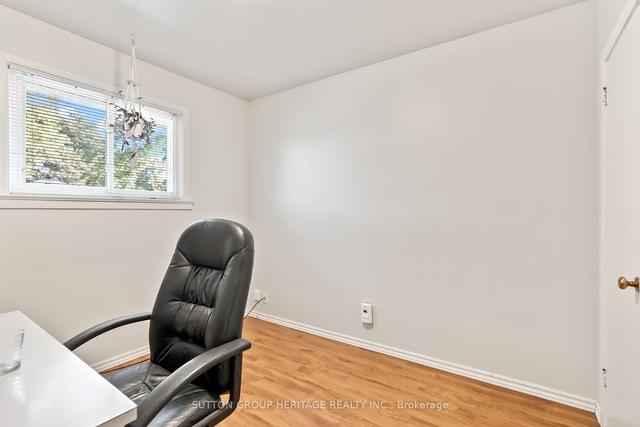 351 Conant St, House detached with 3 bedrooms, 1 bathrooms and 4 parking in Oshawa ON | Image 14