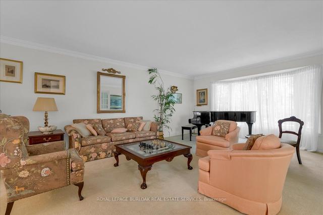 16 Maureen Ave W, House detached with 4 bedrooms, 3 bathrooms and 6 parking in Hamilton ON | Image 32