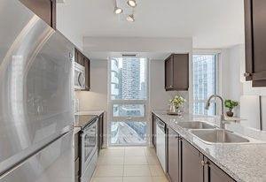 2710 - 19 Grand Trunk Cres, Condo with 2 bedrooms, 2 bathrooms and 1 parking in Toronto ON | Image 9