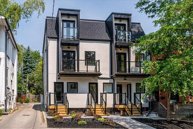 3 - 369 Howland Ave, Condo with 2 bedrooms, 1 bathrooms and 0 parking in Toronto ON | Image 1