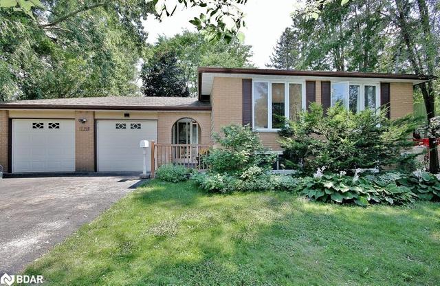 1045 Goshen Road, House detached with 3 bedrooms, 1 bathrooms and 8 parking in Innisfil ON | Image 1