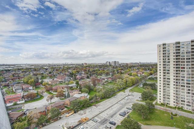 1703 - 390 Dixon Rd, Condo with 2 bedrooms, 1 bathrooms and 1 parking in Toronto ON | Image 5
