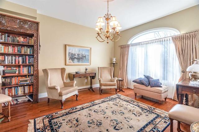 9836 Keele St, House detached with 4 bedrooms, 3 bathrooms and 6 parking in Vaughan ON | Image 3