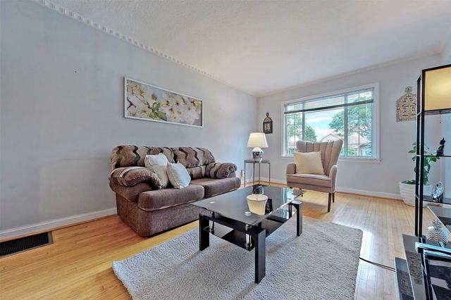80 Edgecroft Rd, House detached with 2 bedrooms, 2 bathrooms and 6 parking in Toronto ON | Image 10