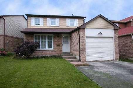 8 Nabob Cres, House attached with 3 bedrooms, 2 bathrooms and 2 parking in Toronto ON | Image 1