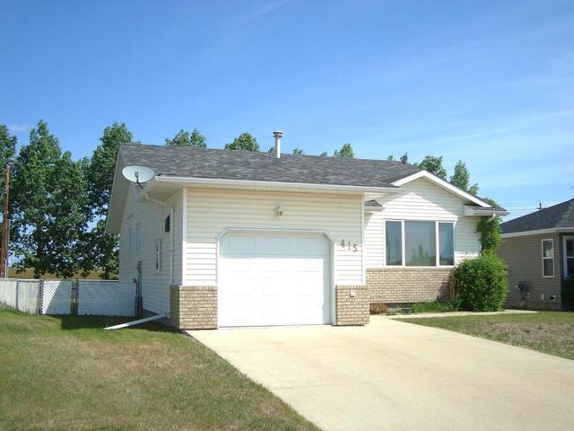 415 Regal Crescent, House detached with 3 bedrooms, 3 bathrooms and 3 parking in Trochu AB | Image 3