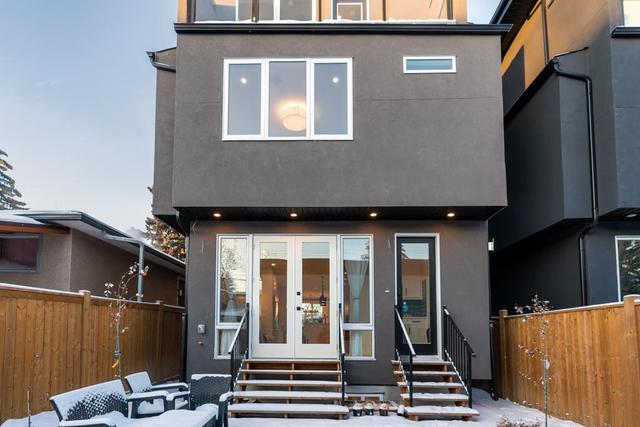 631 55 Avenue Sw, House detached with 5 bedrooms, 4 bathrooms and 2 parking in Calgary AB | Image 5