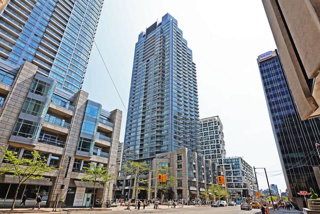 3405 - 2181 Yonge St, Condo with 2 bedrooms, 3 bathrooms and 1 parking in Toronto ON | Image 1