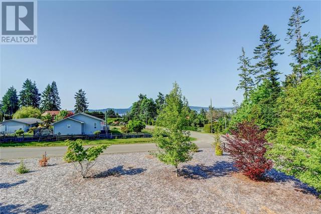4686 Maple Guard Dr, House detached with 3 bedrooms, 4 bathrooms and 2 parking in Nanaimo H BC | Image 63