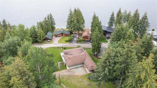 2781 Southwind Road, House detached with 7 bedrooms, 5 bathrooms and 4 parking in Columbia Shuswap F BC | Image 6