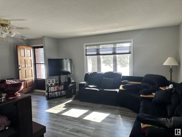 5453 Eastview Cr, House detached with 3 bedrooms, 1 bathrooms and null parking in Redwater AB | Image 4