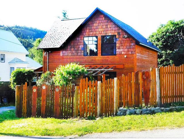 377 Kimberley Avenue N, House detached with 3 bedrooms, 2 bathrooms and null parking in Greenwood BC | Image 4